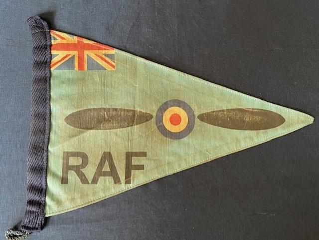 WWII RAF LEADING AIRCRAFT MANS MESS PENDENT
