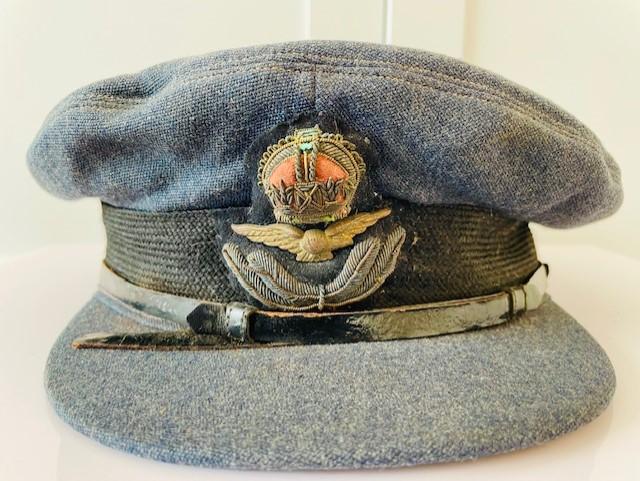 WWII RAF FLIGHT LIEUTENANT PILOTS PEAK CAP