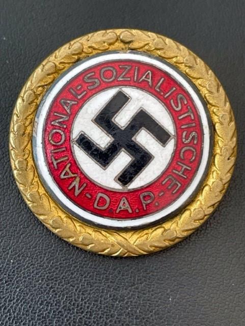 NSDAP LARGE GOLD PARTY BADGE 30MM IN UNTAMPERED CONDITION.