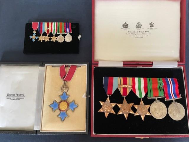 FANTASTIC WWII CASED MEDAL GROUPING, FULL SIZE CBE WITH LARGE AND MINITURE MEDAL SET