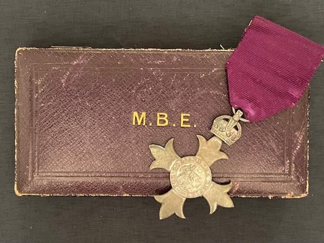 WWI ORIGINAL STERLING SILVER 1916 ISSUED MBE MEDAL AND CASE GARRARD & CO.