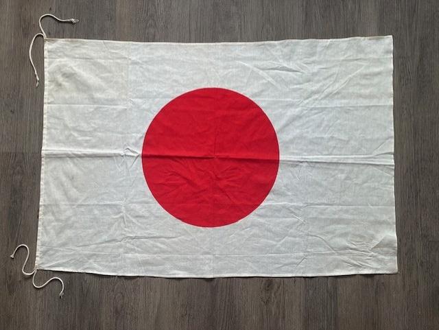 WONDFERFUL ORIGINAL WWII RED COTTON MEATBALL NATIONAL FLAG