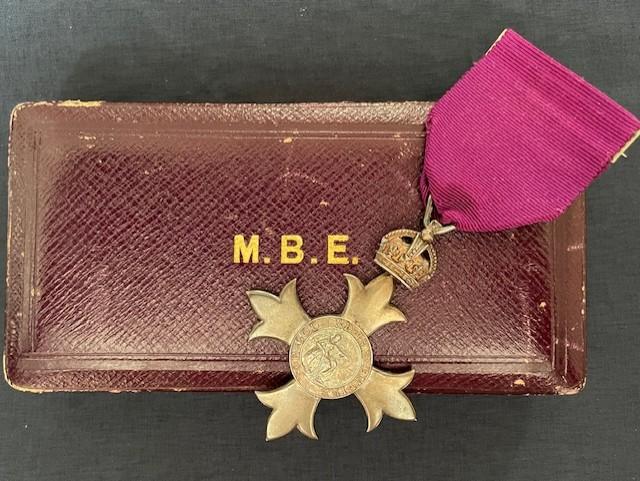 WWI ORIGINAL STERLING SILVER 1917 ISSUED MBE MEDAL AND CASE GARRARD & CO