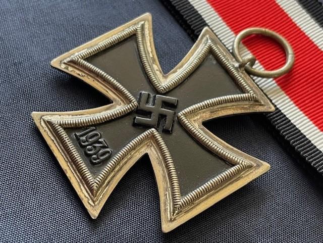 WWII 2nd CLASS IRON CROSS RING NO. 40 FOR BERG & NOLTE, LUDENSCHELD.