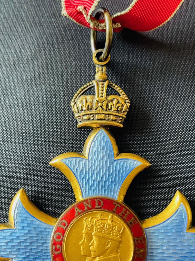 EIIR BRITISH, CASED KBE KNIGHTHOOD OF THE ORDER OF THE BRITISH EMPIRE ADDITIONAL PHOTOS