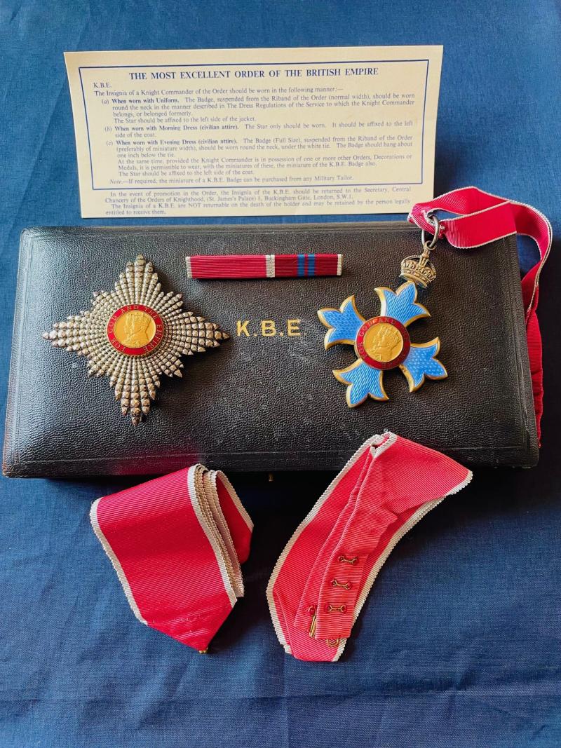 EIIR BRITISH, CASED KBE KNIGHTHOOD OF THE ORDER OF THE BRITISH EMPIRE