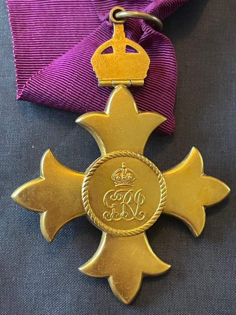 HARD TO FIND NAMED SET, CASED 1ST TYPE CBE, CORONATION MEDAL ADDITIONAL PHOTOS