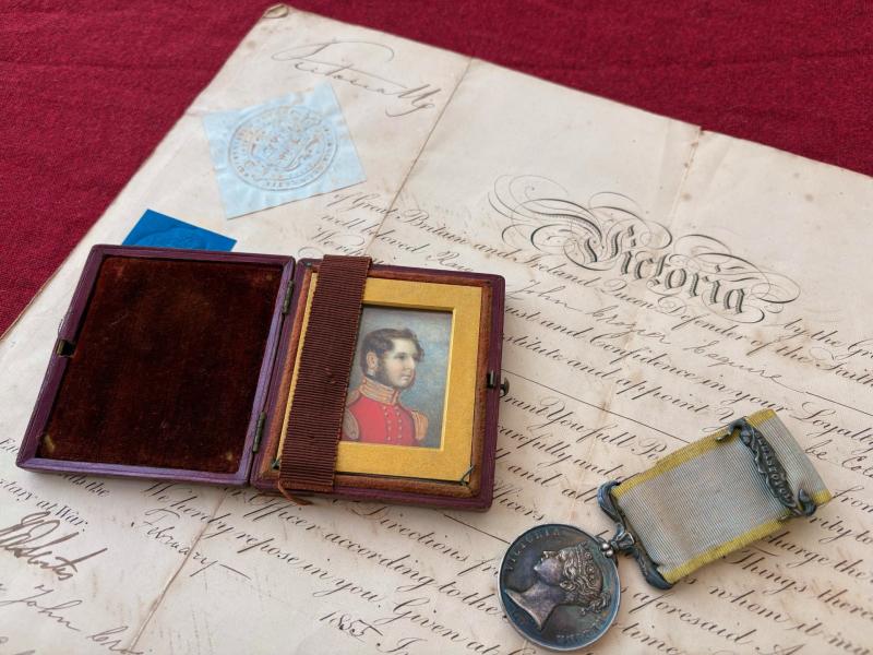 SIGNED QUEEN VICTORIA DOC 1854 WAR SET WITH MINIATURE PORTRAIT.